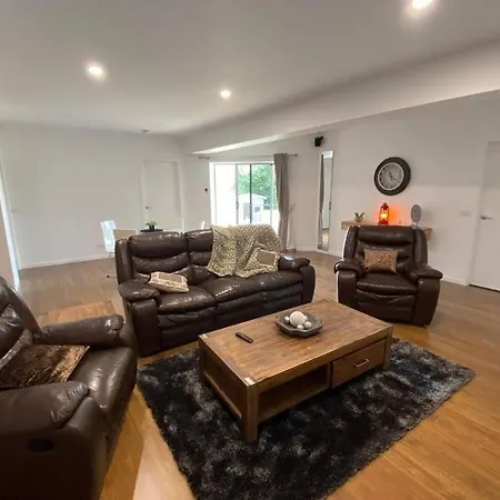 Spacious, Contemporary And Self-Contained With Beautiful Views Kingston Exterior photo